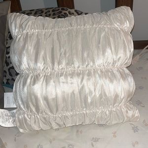 Ruffle white pillow